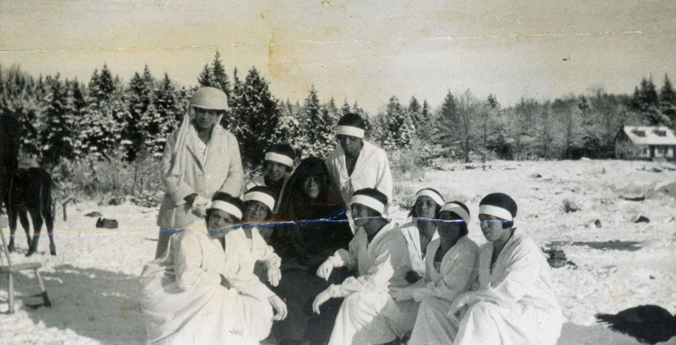 9 Turner sisters and Say Turner at Alec's funeral